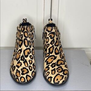Blondo Womens Waterproof Tami Leopard Print Cow Hair Ankle Boots Size 10M